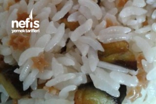Yıldız Şehriyeli Patlıcanlı Pirinç Pilavı Tarifi