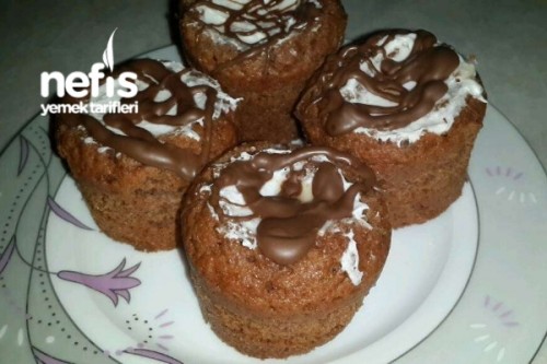 Böğürtlen Soslu Ve Muzlu Bardak Kek Nefis Yemek Tarifleri