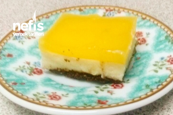 Ananas Ve Portakal Soslu İrmik Pastası