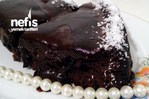 8 Dakikada Mükemmel Çikolatalı Kek Tarifi
