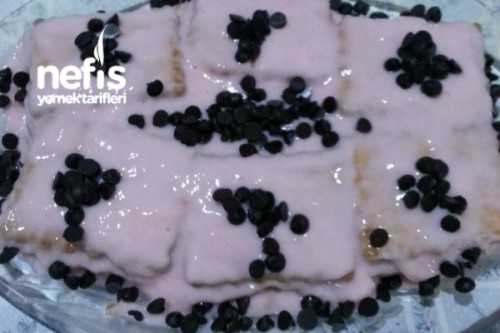 Çilekli Pudingle Bisküvili Pasta (5 Dakikada) Nefis Yemek Tarifleri