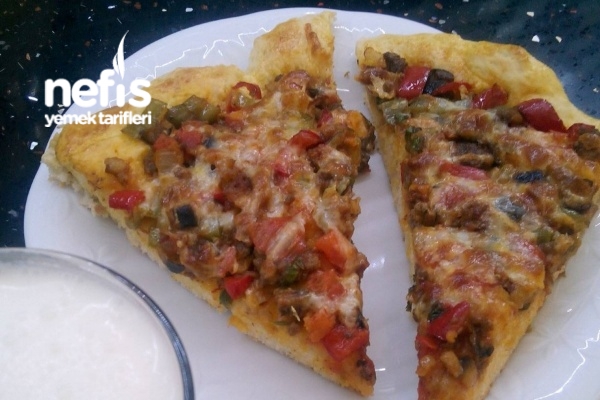 Sebzeli Pizza Yapımı Nefis Yemek Tarifleri