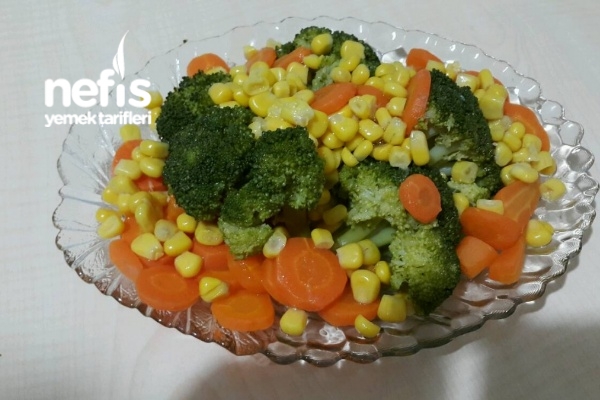Brokoli Havuç Salatası Yapımı