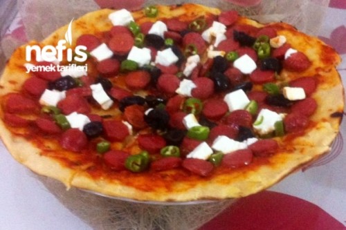 Nefis Kolay Pizza Tarifi