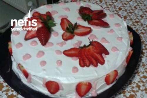 Çilek Rüyası Pastam Nefis Yemek Tarifleri