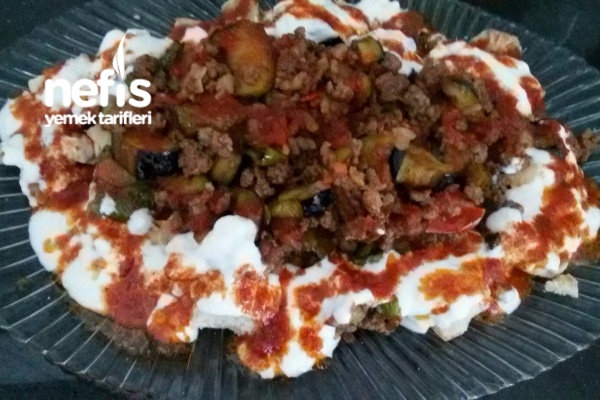 Kıymalı Patlıcanlı İskender