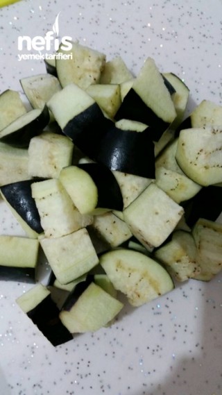 Zeytinyağlı Ekşili Patlıcan Yemeği