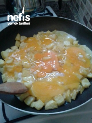 Kahvaltıya Nefis Yumurtalı Patates