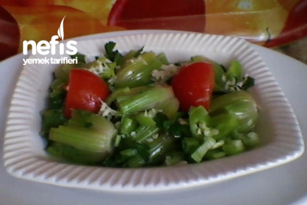 Ispanak Kökü Salatası Tarifi