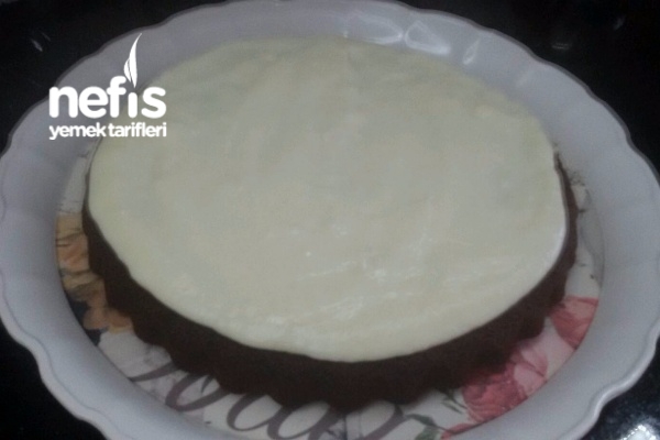 Tart kalıbında Muhallebili Kek Nefis Yemek Tarifleri