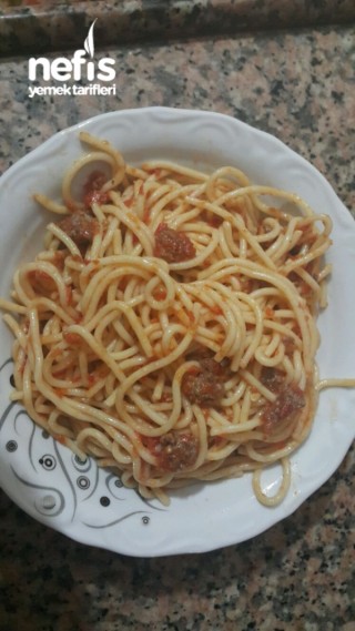 Domates Soslu Kıymalı Spagetti