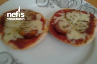 Hamburger Ekmeğinden Pizza Tarifi