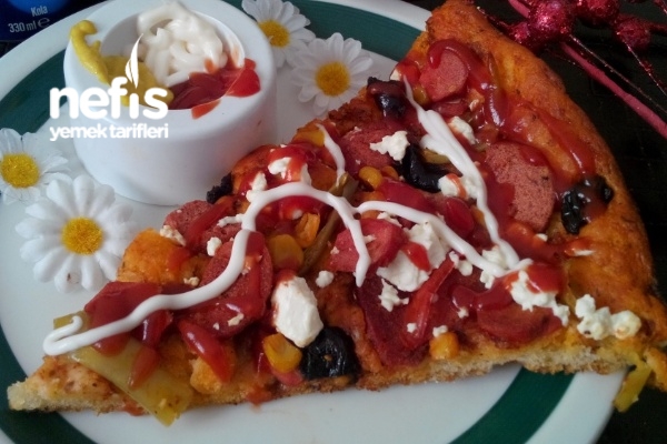 Büyük Boy Pizza Tarifi Nefis Yemek Tarifleri