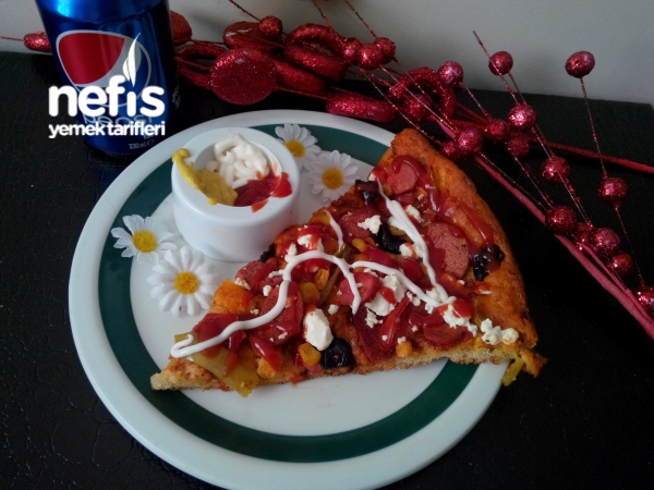 Büyük Boy Pizza Tarifi Nefis Yemek Tarifleri