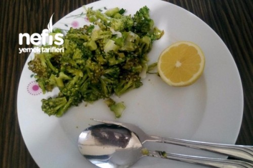 Brokoli Salatası ( Mutlaka Denemelisiniz) Tarifi