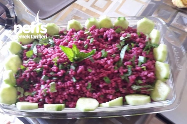 Renkli Şalgam Suyunda Pişirilmiş Bulgur Salatası