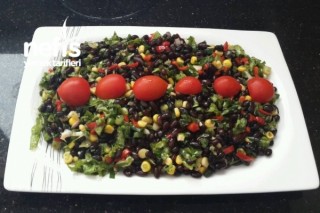 Yeşillikli Siyah Fasulye Salatası Tarifi