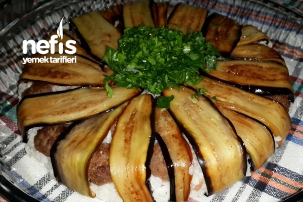 Patlıcanlı Köfteli Pilav