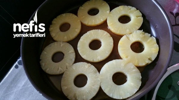Dibi Karamelli Ananas’lı Kek