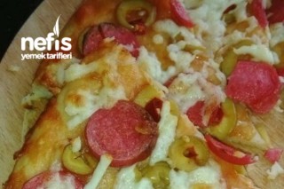 Evdeki Malzemelerle Pizza Tarifi