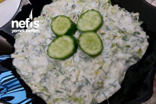 Salatalıklı, Yoğurtlu Beyaz Lahana Salatası Tarifi