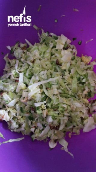 Salatalıklı, Yoğurtlu Beyaz Lahana Salatası