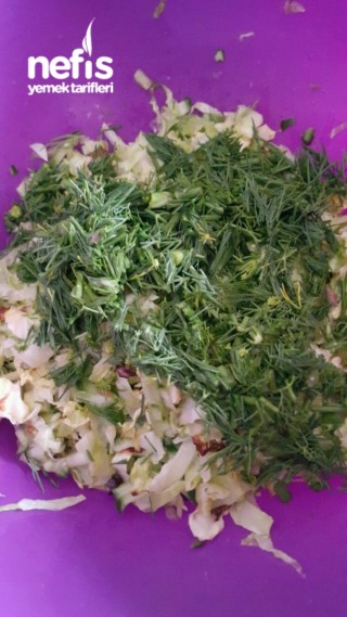 Salatalıklı, Yoğurtlu Beyaz Lahana Salatası