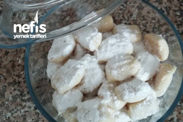Bademli Un Kurabiyesi Tarifi Nefis Yemek Tarifleri