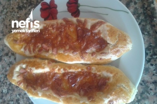 Kaşarlı Sucuklu Pide Tarifi Videosu Kaşarlı Sucuklu Pide Tarifi Videosu