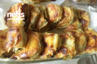 Beşamel Soslu Ispanaklı Börek Tarifi