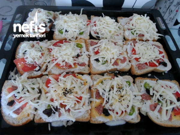 Pratik Tost Ekmeğinden Pizza Tarifi