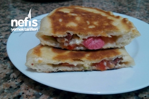 Tavada Kapalı Pizza (Şipşak Hazırlanıyor) Nefis Yemek Tarifleri