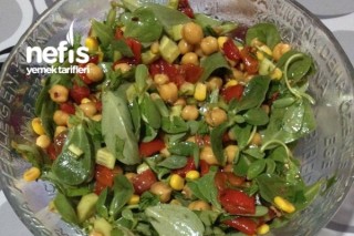 Körili Mısırlı Nohutlu Semizotu Salatası Tarifi