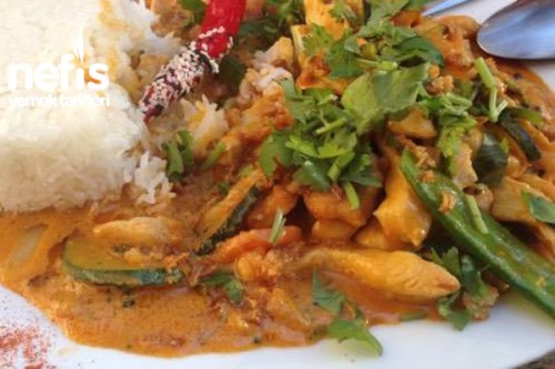 Thai Curry Soslu Tavuk Gögüsü Tarifi