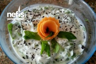 Diyet Yoğurtlu Semizotu Salatası Tarifi