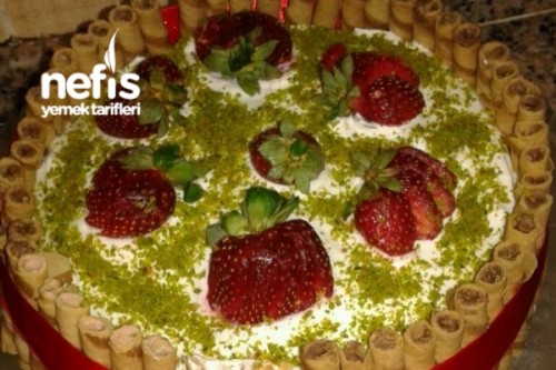 Muzlu ve Çilekli Pasta Nefis Yemek Tarifleri 787421