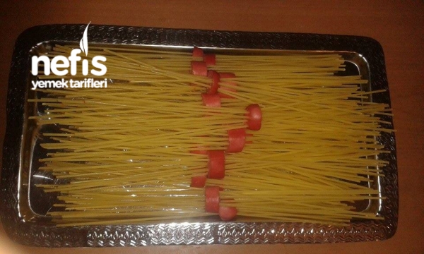 Sosis Askılı Spagetti