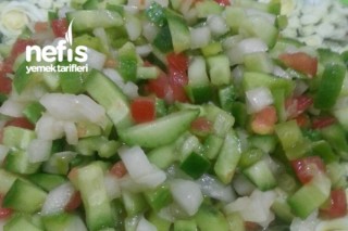 Klasik Mevsim Salatası Tarifi