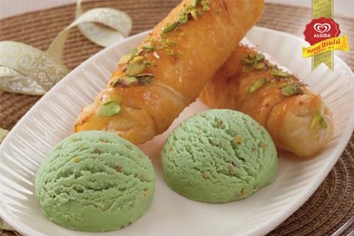 Ballı Kaymaklı Börek Nefis Yemek Tarifleri