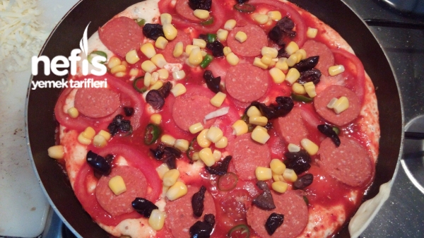 Tavada Pratik Pizza Tarifi meryemin tarifi Nefis Yemek Tarifleri