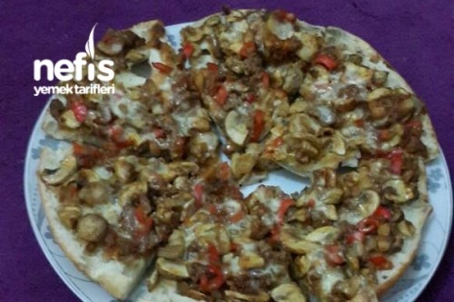 Ramazan Pidesinden Kolay Pizza Nefis Yemek Tarifleri