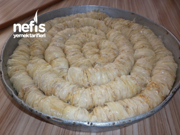 Cevizli, Fındıklı, Fıstıklı Ve Leblebili Ev Baklavası