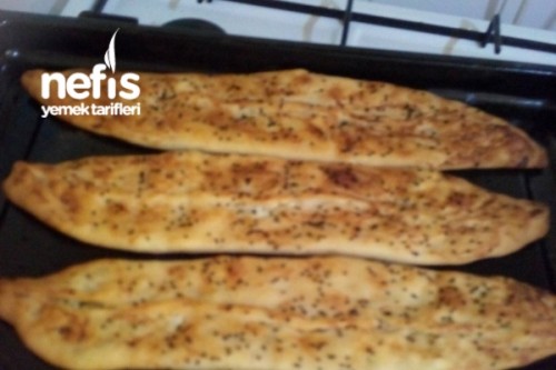 Peynirli Köy Pidesi Peynirli Köy Pidesi