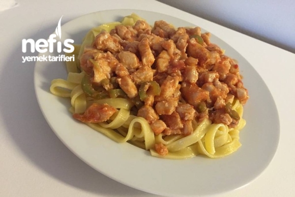 Tavuk Goguslu Soslu Taze Makarna Nefis Yemek Tarifleri Tavuk Goguslu Soslu Taze Makarna Nefis Yemek Tarifleri