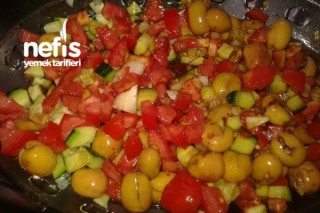 Zeytin Salatası Yapımı Tarifi
