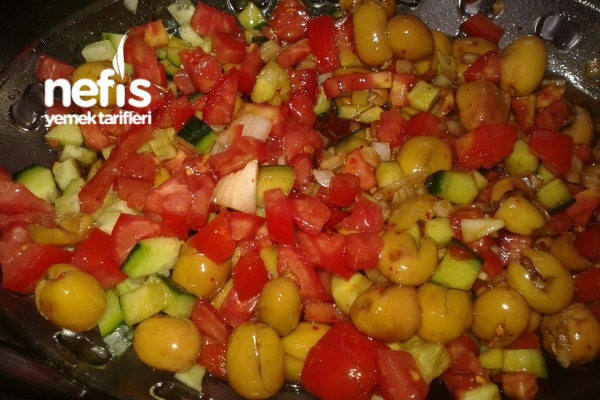 Zeytin Salatası Yapımı