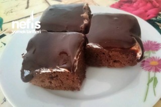 Çikolata Soslu Kakaolu Kek Tarifi