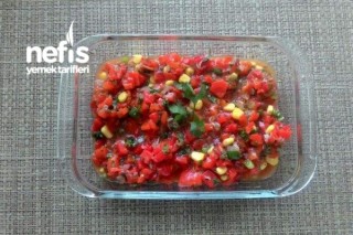Közlenmiş Kırmızı Biber Salatası Tarifi