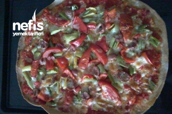 Sebzeli Pizza Nefis Yemek Tarifleri 1009681