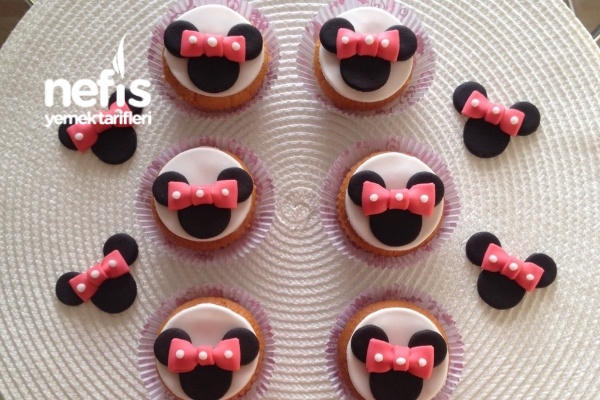 Minnie Mouse Muffin Süslemeleri (Şeker Hamuru)
